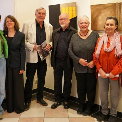 Das Team von WIR bei der Eröffnung der Ausstellung mit Ludwig Prickler